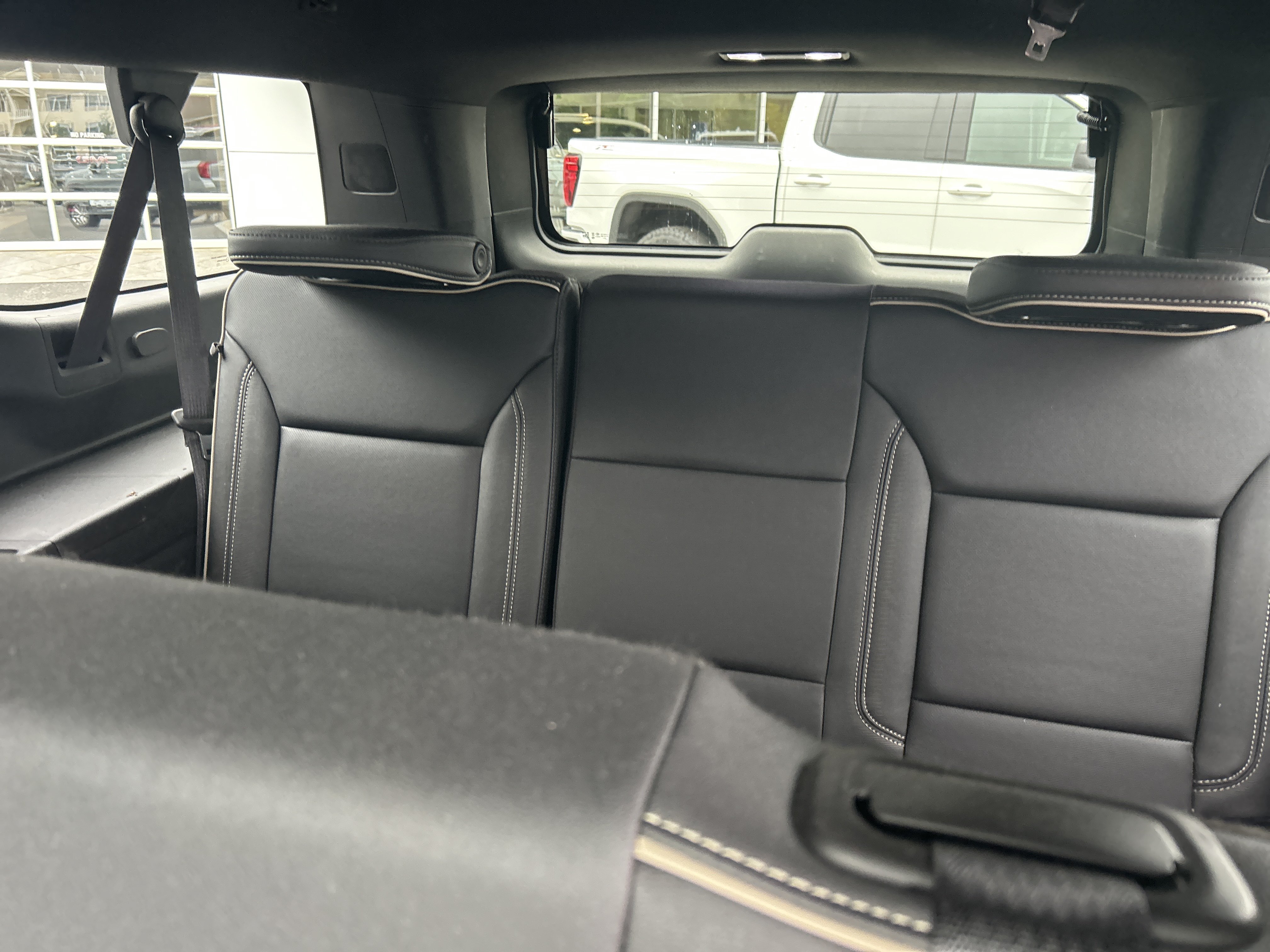 Certified 2023 GMC Yukon XL SLT w/ SLT Premium Package AWD/4WD image 32