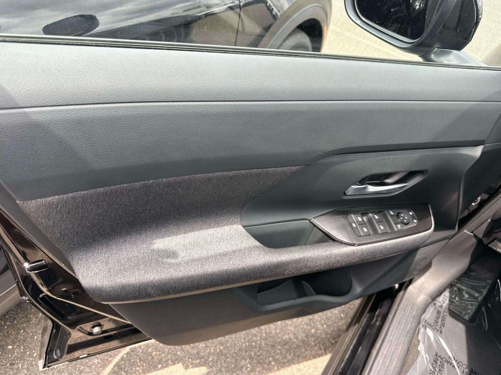 Used 2025 Nissan Kicks SV w/ SV Premium Package AWD/4WD image 14