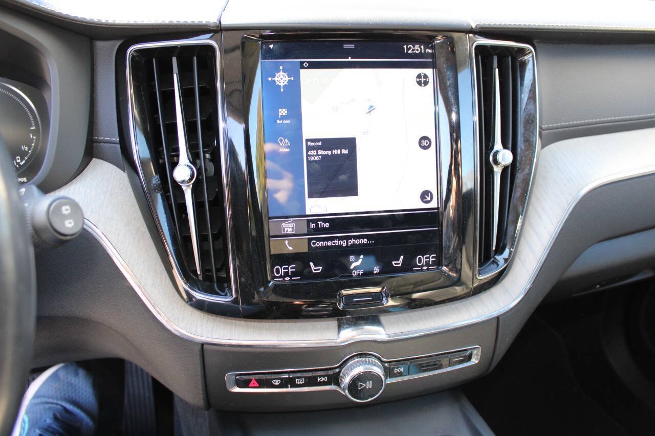 Used 2018 Volvo XC60 T8 Inscription w/ Luxury Seat Package AWD/4WD image 15