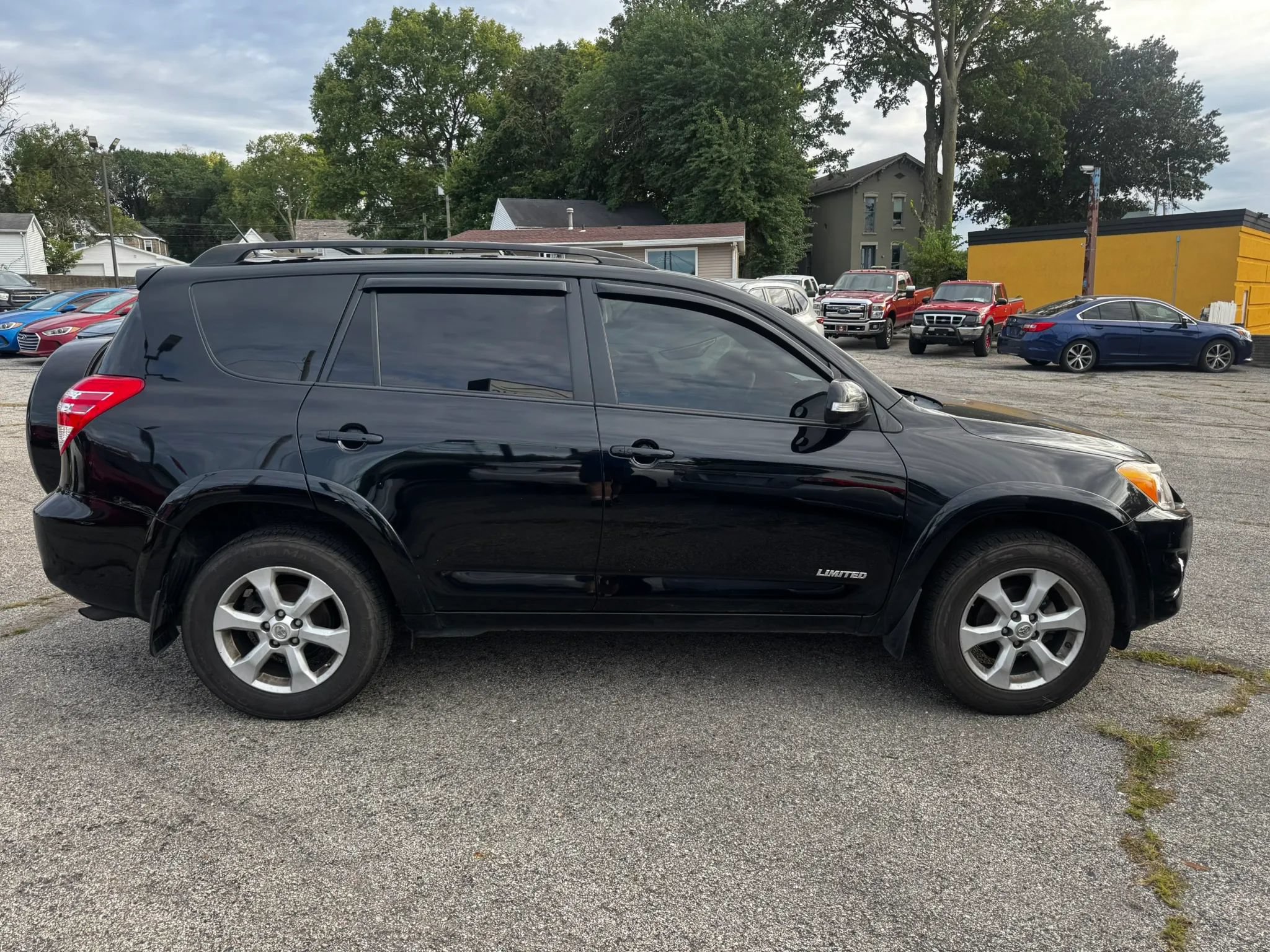 Used 2011 Toyota RAV4 Limited w/ Limited Extra Value Pkg FWD image 3
