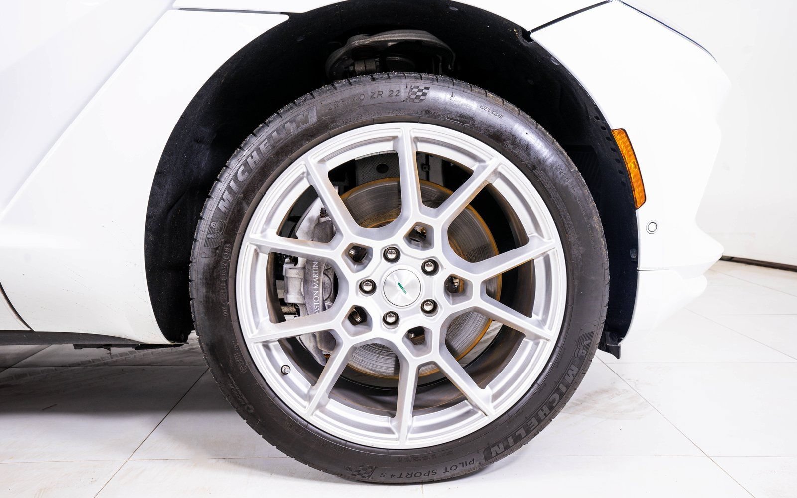 Used 2022 Aston Martin DBX AWD/4WD image 10