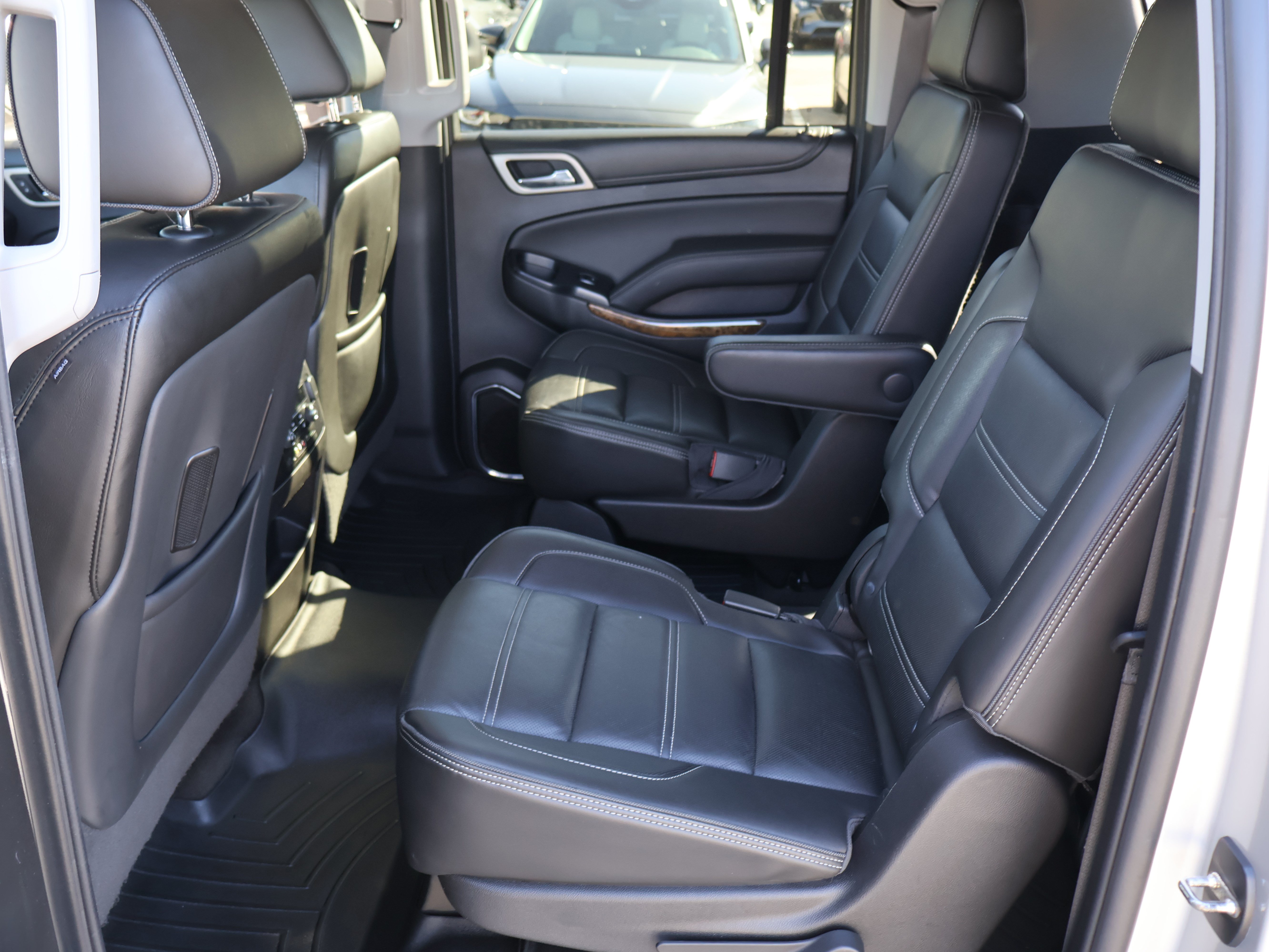 Used 2016 GMC Yukon XL Denali w/ Open Road Package AWD/4WD image 11