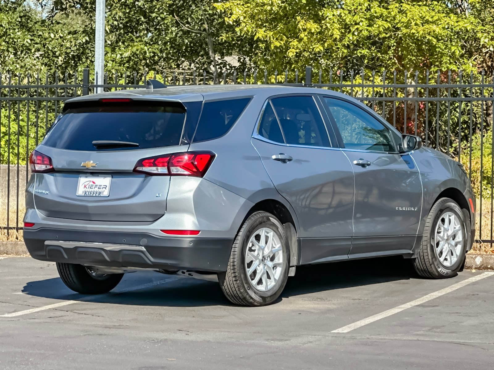 Used 2024 Chevrolet Equinox LT FWD image 4