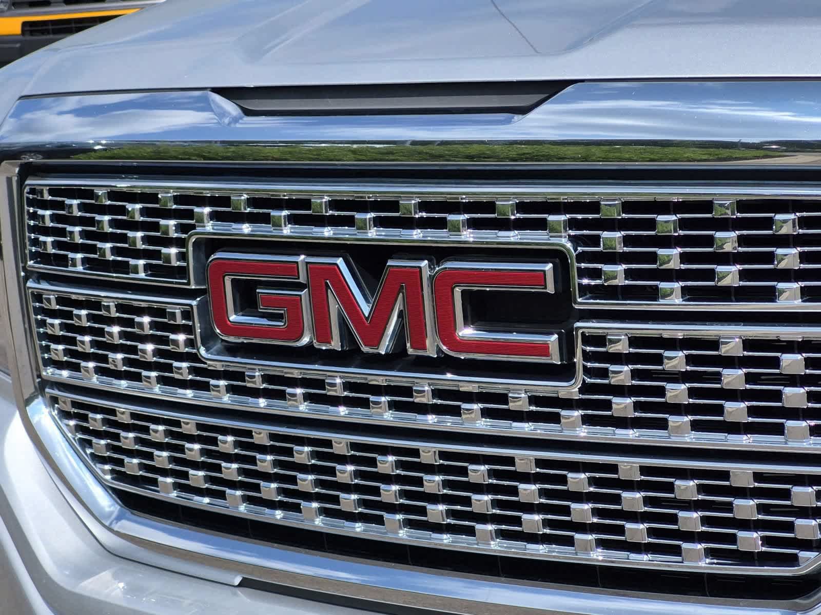 Used 2018 GMC Sierra 1500 Denali w/ Denali Ultimate Package AWD/4WD image 12