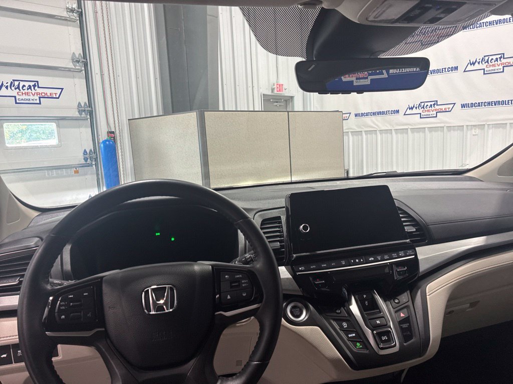 Used 2025 Honda Odyssey EX-L image 2