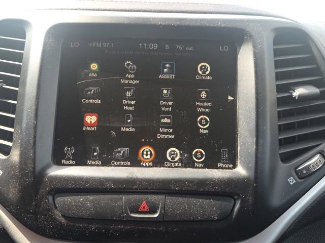 Used 2017 Jeep Cherokee Trailhawk AWD/4WD image 31