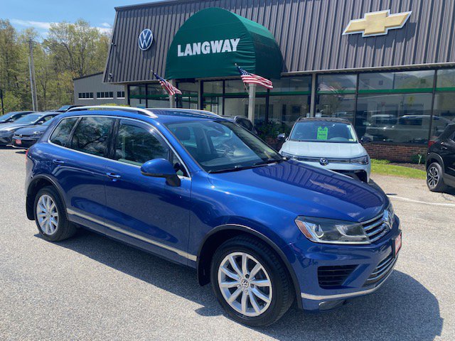 Used 2016 Volkswagen Touareg Sport AWD/4WD image 1