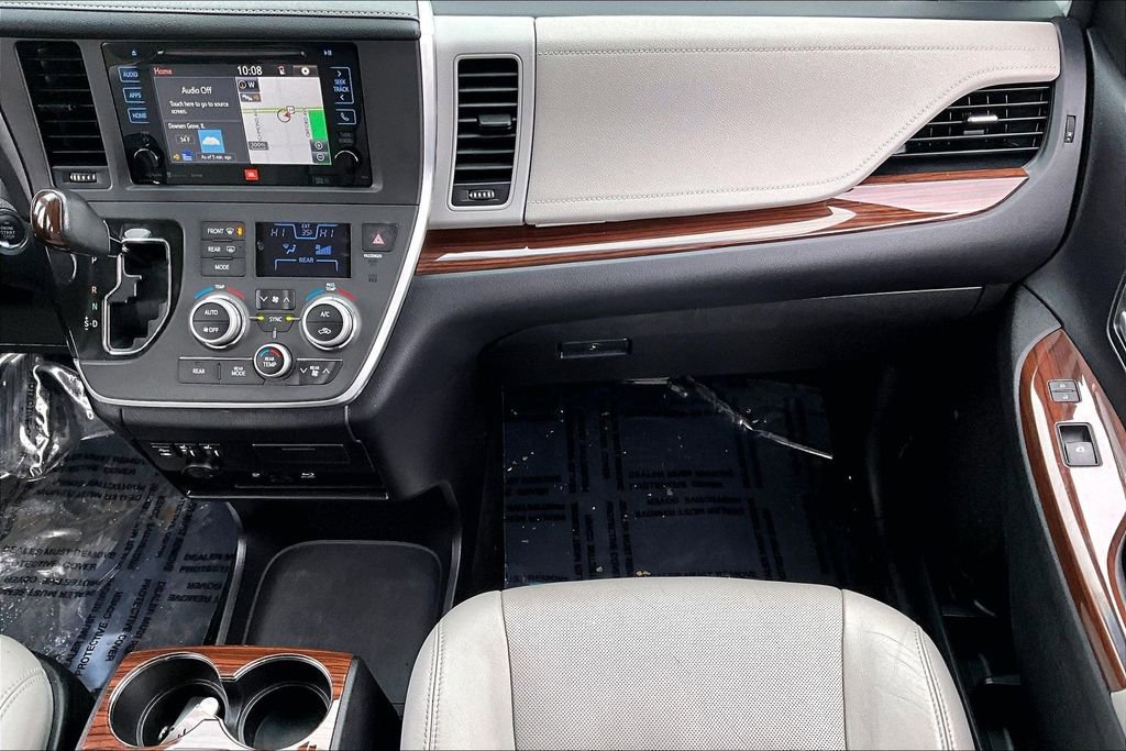 Used 2017 Toyota Sienna Limited Premium image 26