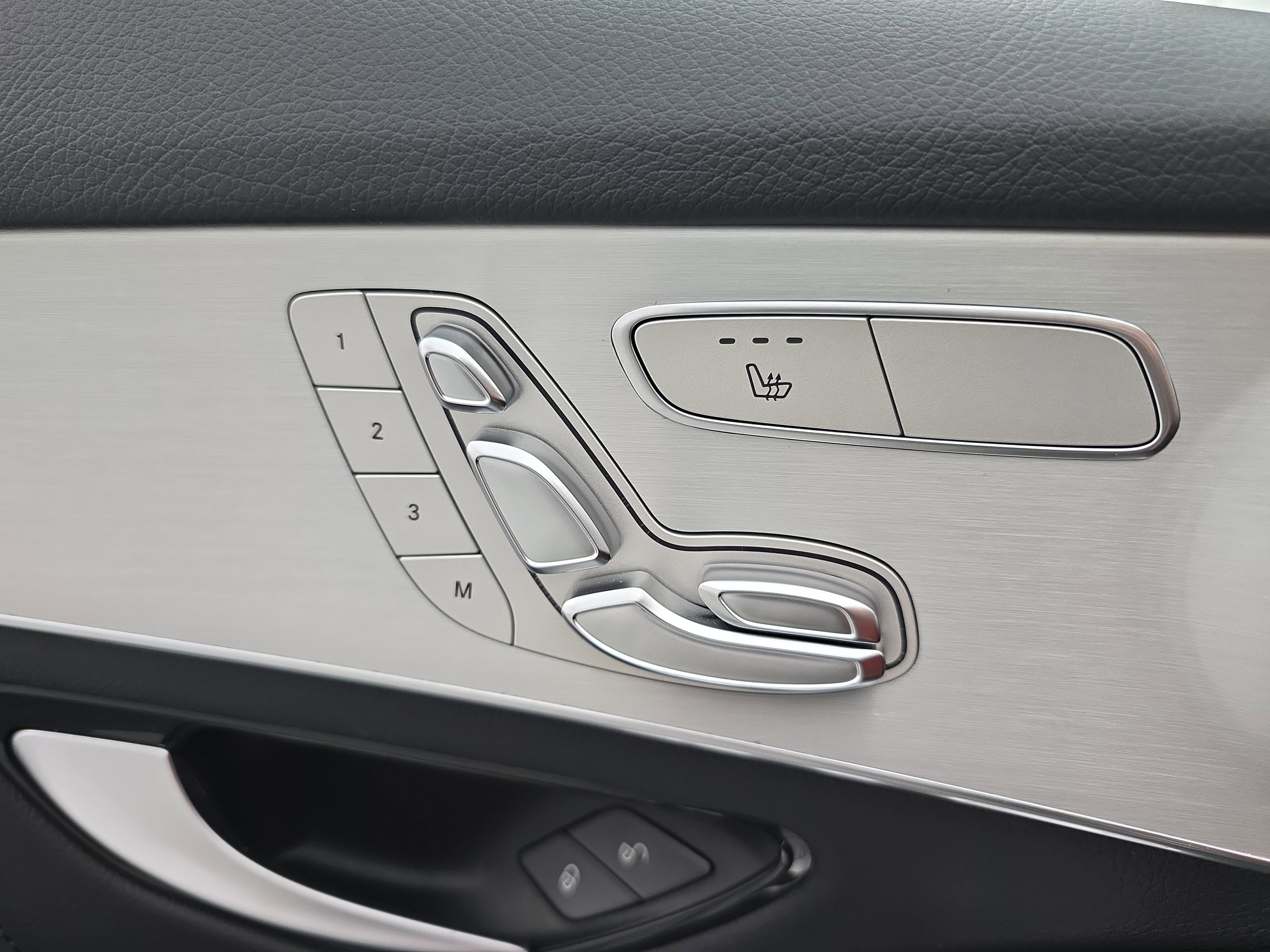 Certified 2019 Mercedes-Benz GLC 300 image 28