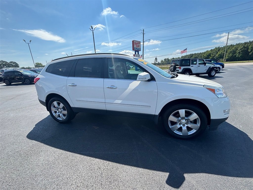 Used 2011 Chevrolet Traverse LTZ FWD image 9