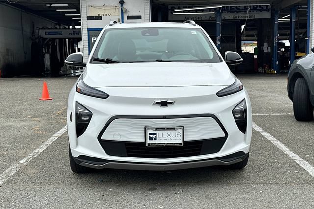 Used 2023 Chevrolet Bolt EUV Premier w/ Sun & Sound Package FWD image 3