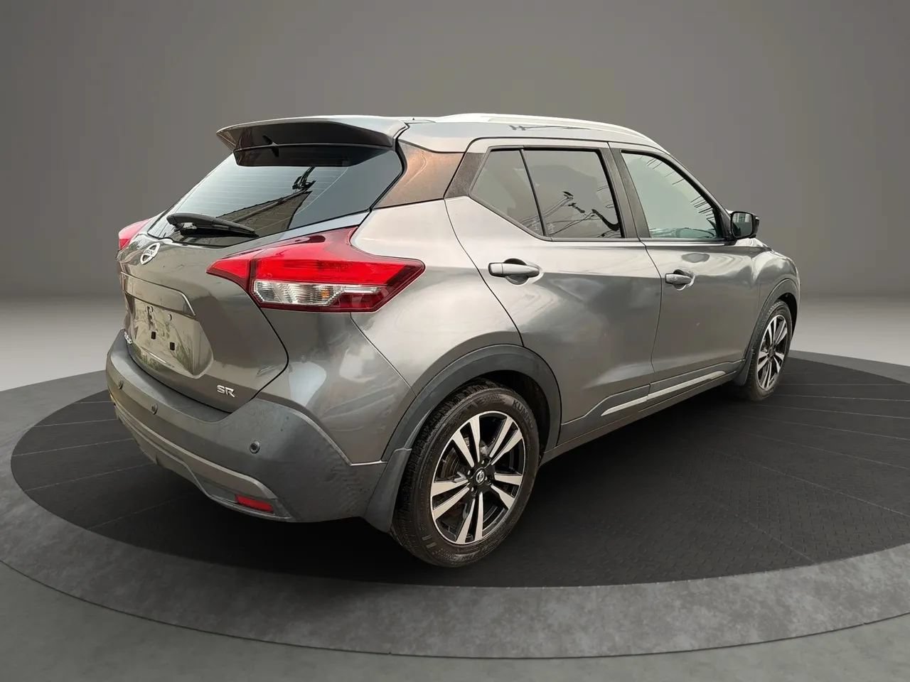 Used 2020 Nissan Kicks SR w/ SR Premium Package FWD image 5