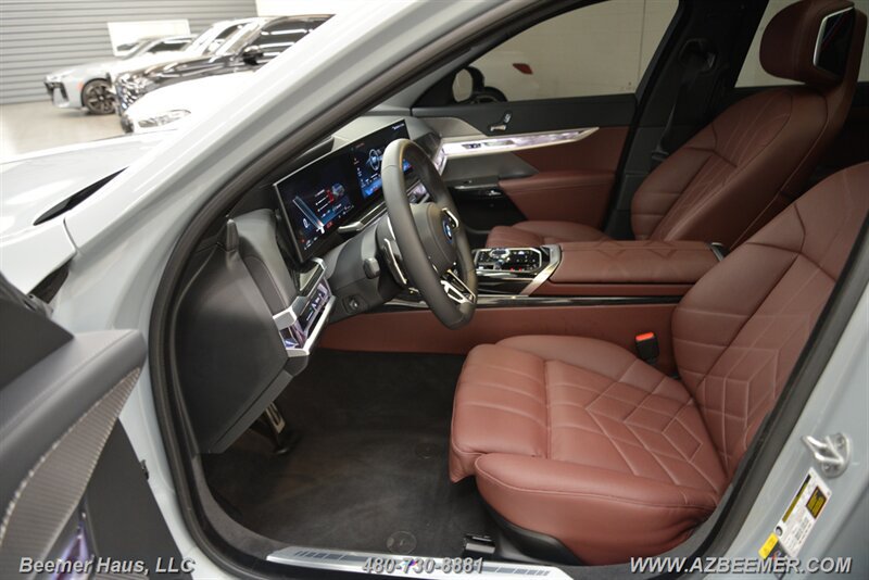 Used 2025 BMW 750e xDrive w/ Premium Package AWD/4WD image 14