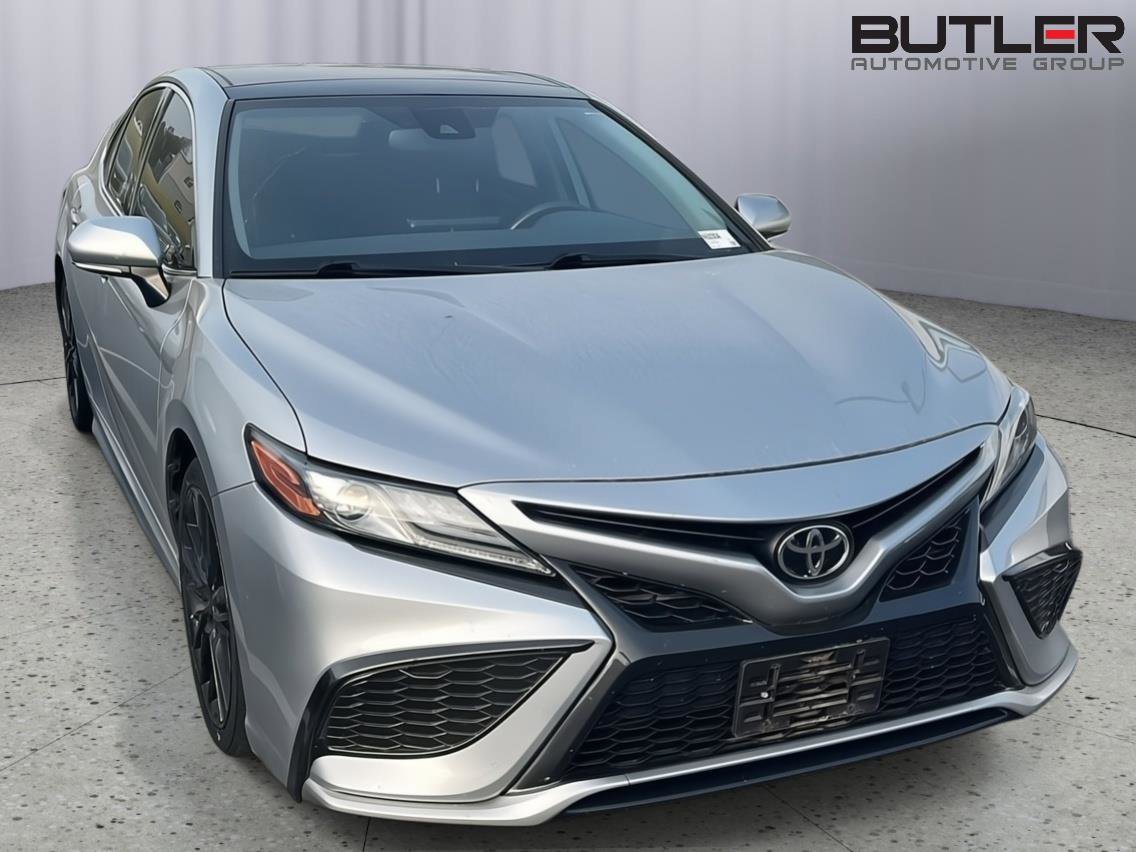 Used 2022 Toyota Camry XSE image 5