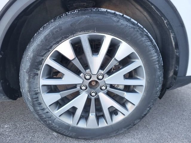 Used 2022 Ford Escape Titanium w/ Class II Trailer Tow Package image 15