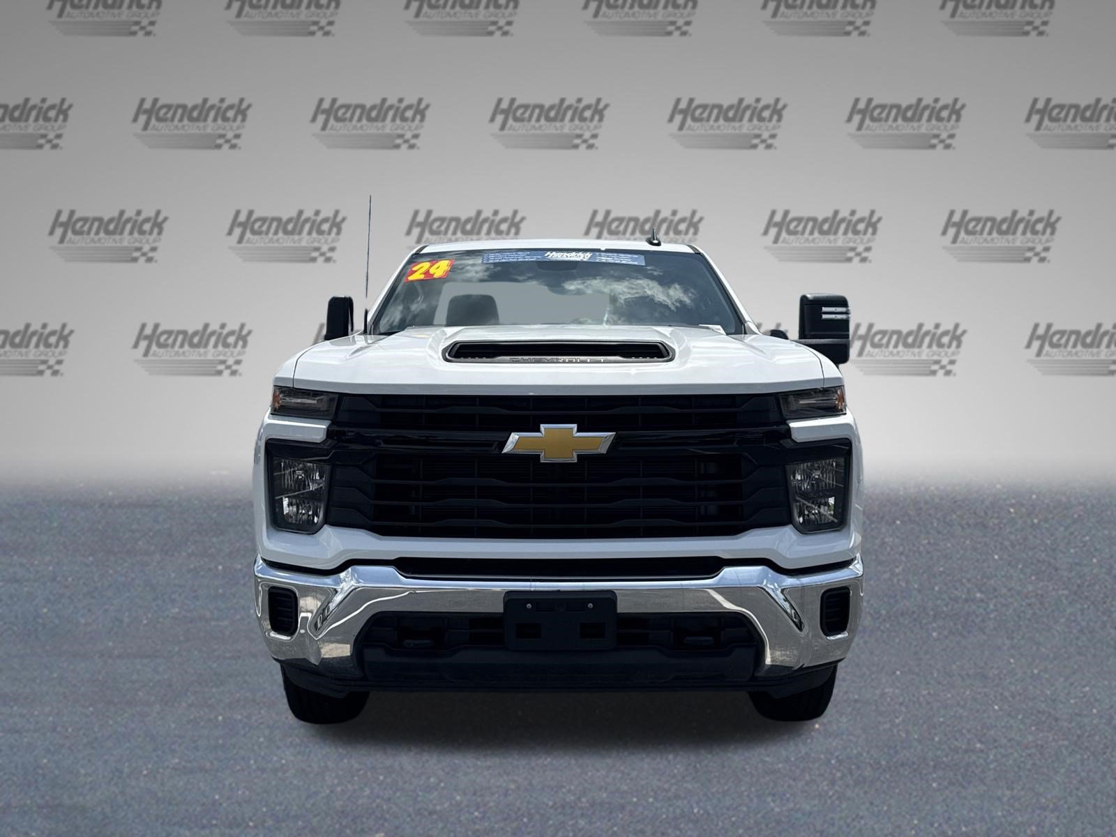 Used 2024 Chevrolet Silverado 2500 W/T AWD/4WD image 3