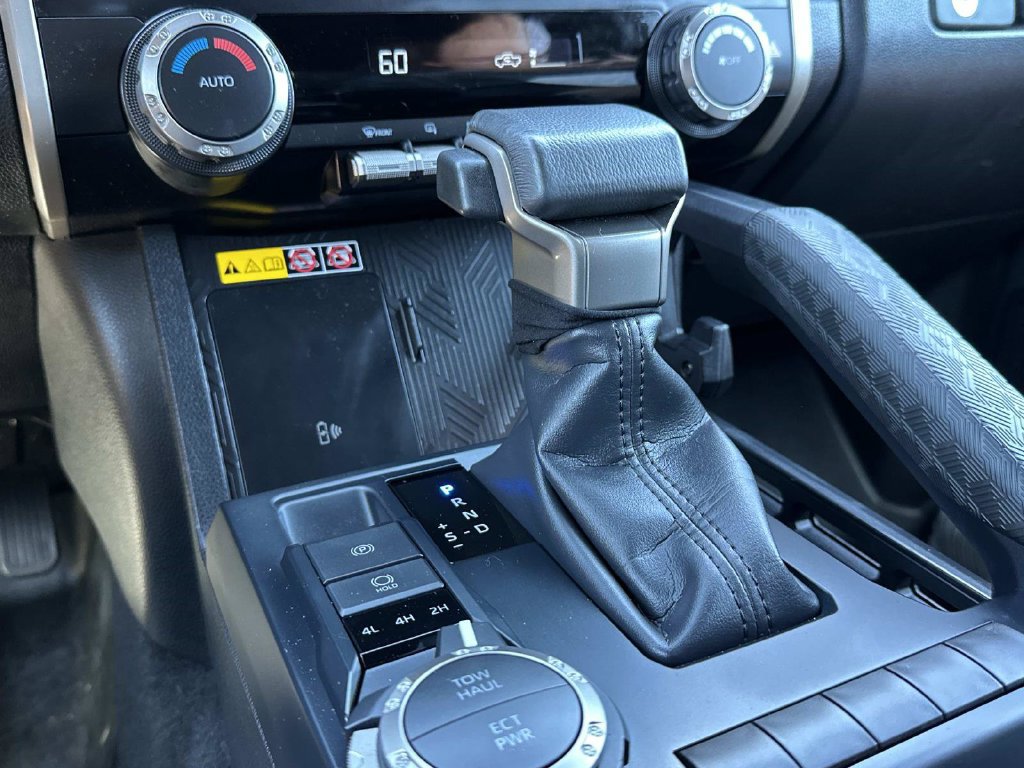 Used 2024 Toyota Tacoma SR5 AWD/4WD image 40