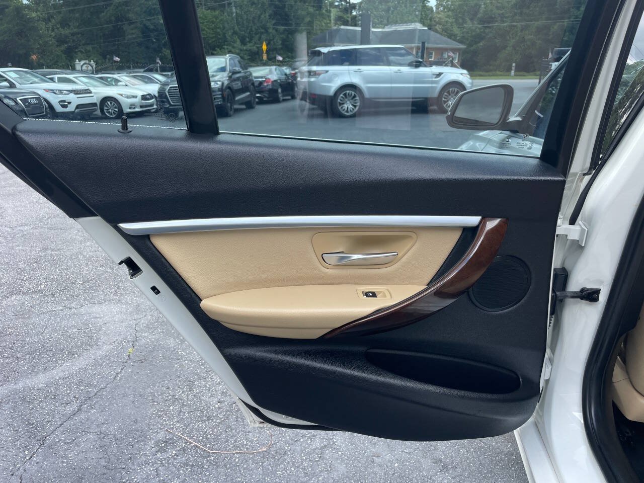 Used 2017 BMW 330i Sedan RWD image 22