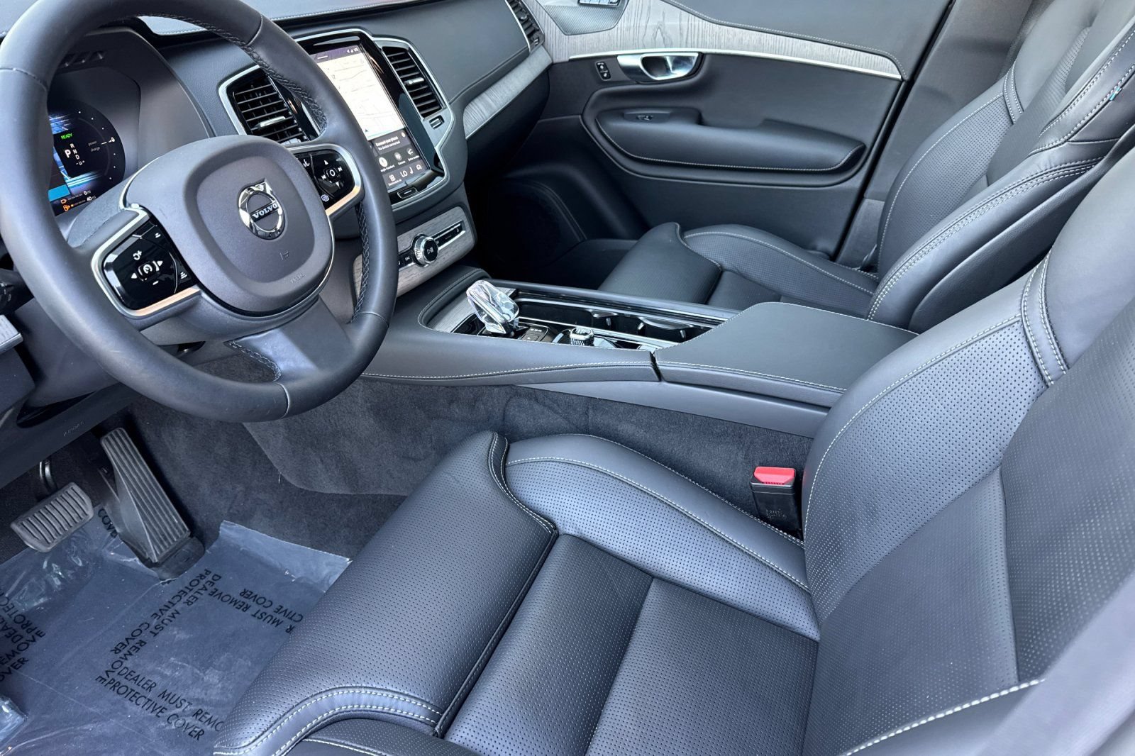 Used 2025 Volvo XC90 T8 Ultra w/ Protection Package Premier AWD/4WD image 9