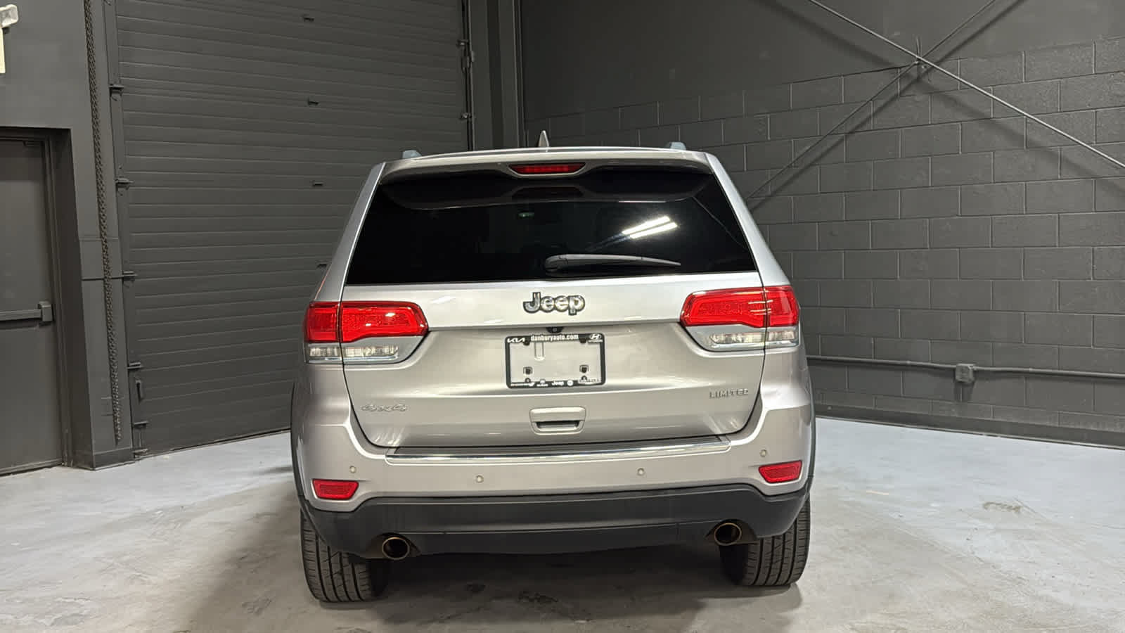 Used 2014 Jeep Grand Cherokee Limited w/ Luxury Group II AWD/4WD image 5