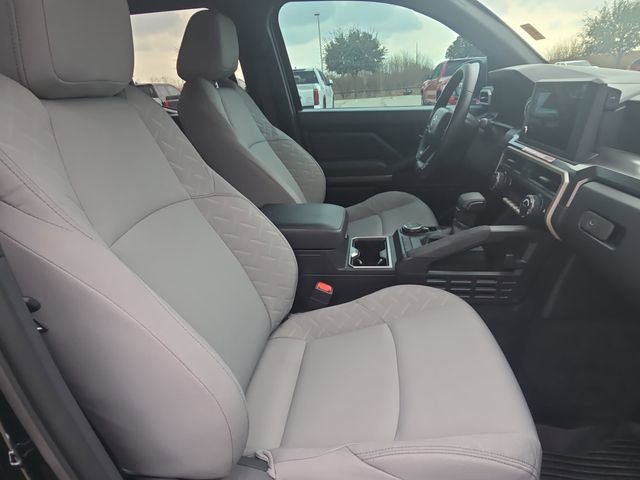 Used 2025 Toyota Tacoma SR5 AWD/4WD image 11