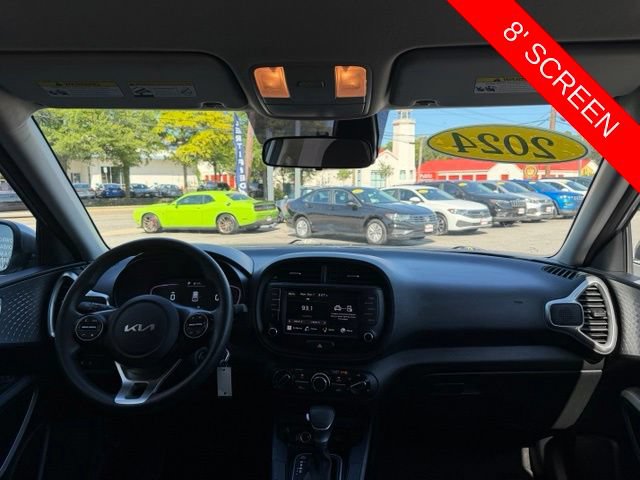 Used 2024 Kia Soul LX w/ Option Group 015 FWD image 3
