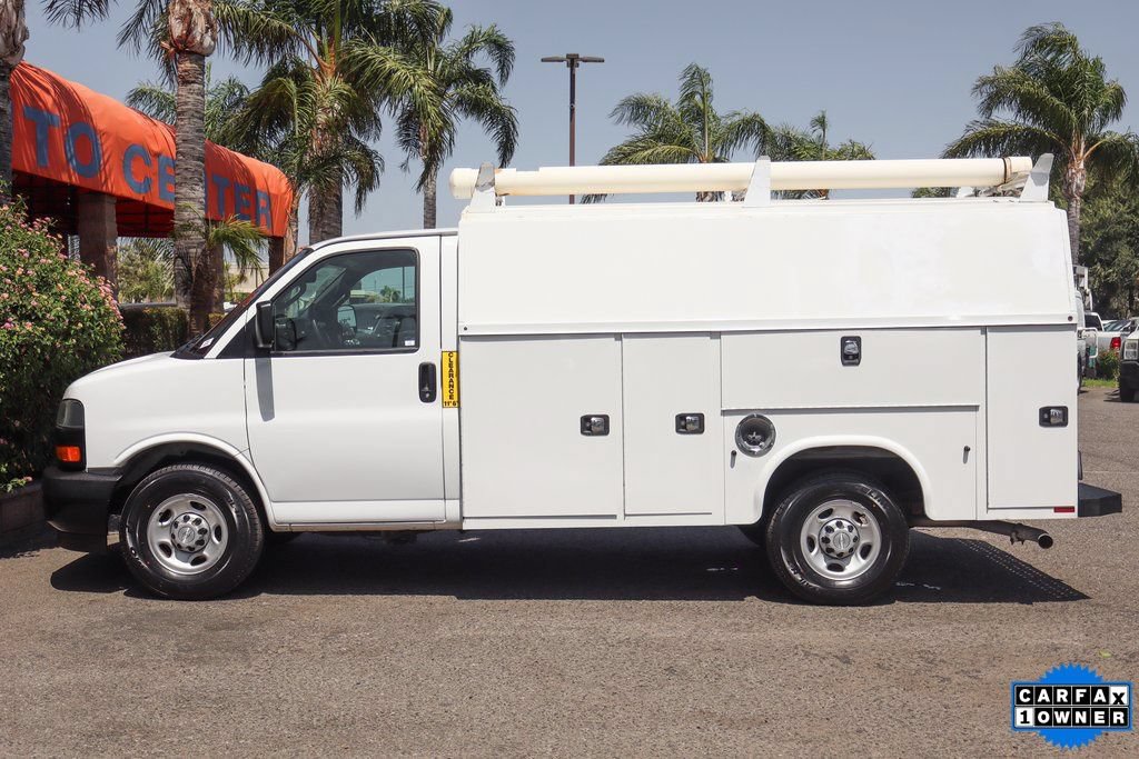 Used 2018 Chevrolet Express 3500 RWD image 5