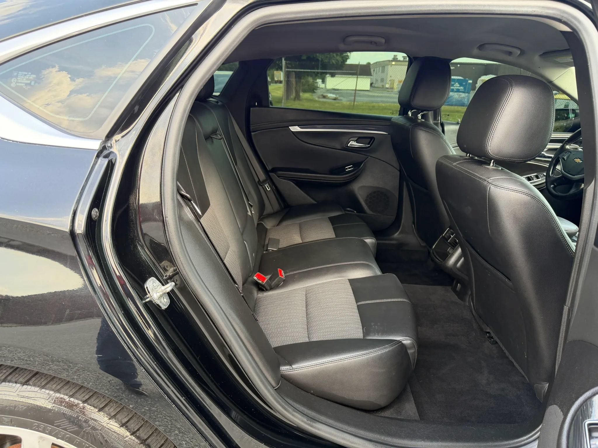 Used 2019 Chevrolet Impala LT FWD image 18