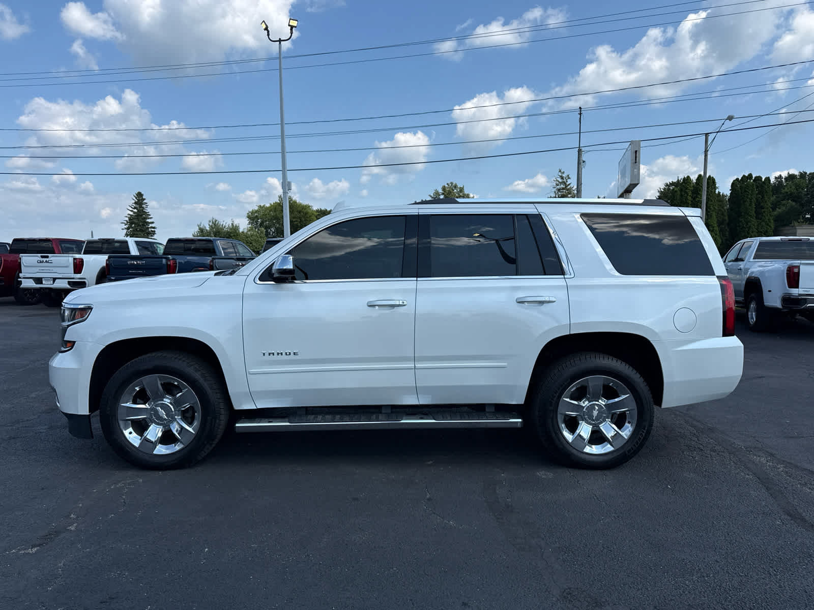 Used 2017 Chevrolet Tahoe Premier AWD/4WD image 2