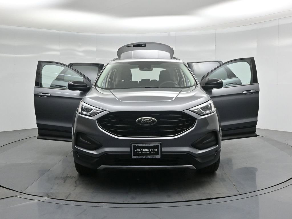 Certified 2022 Ford Edge SE w/ Black Appearance Package image 32