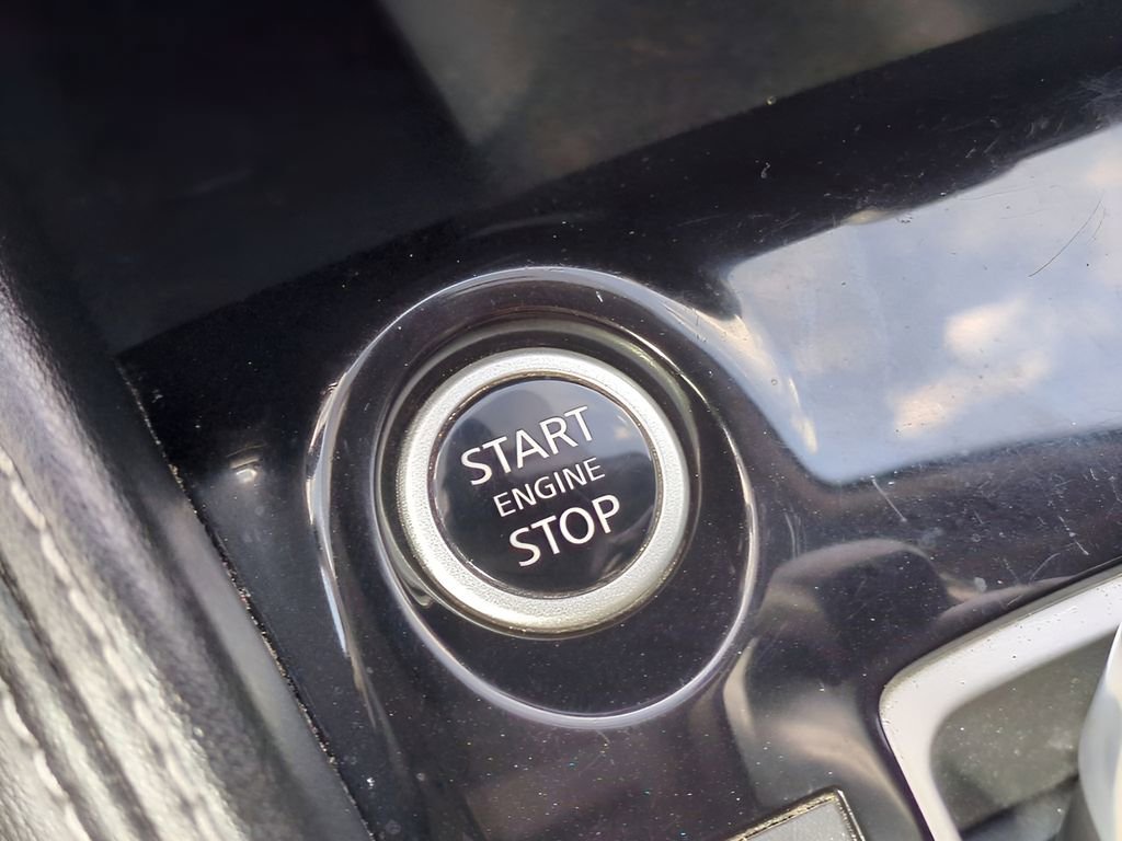 Used 2020 Nissan Kicks SV image 26