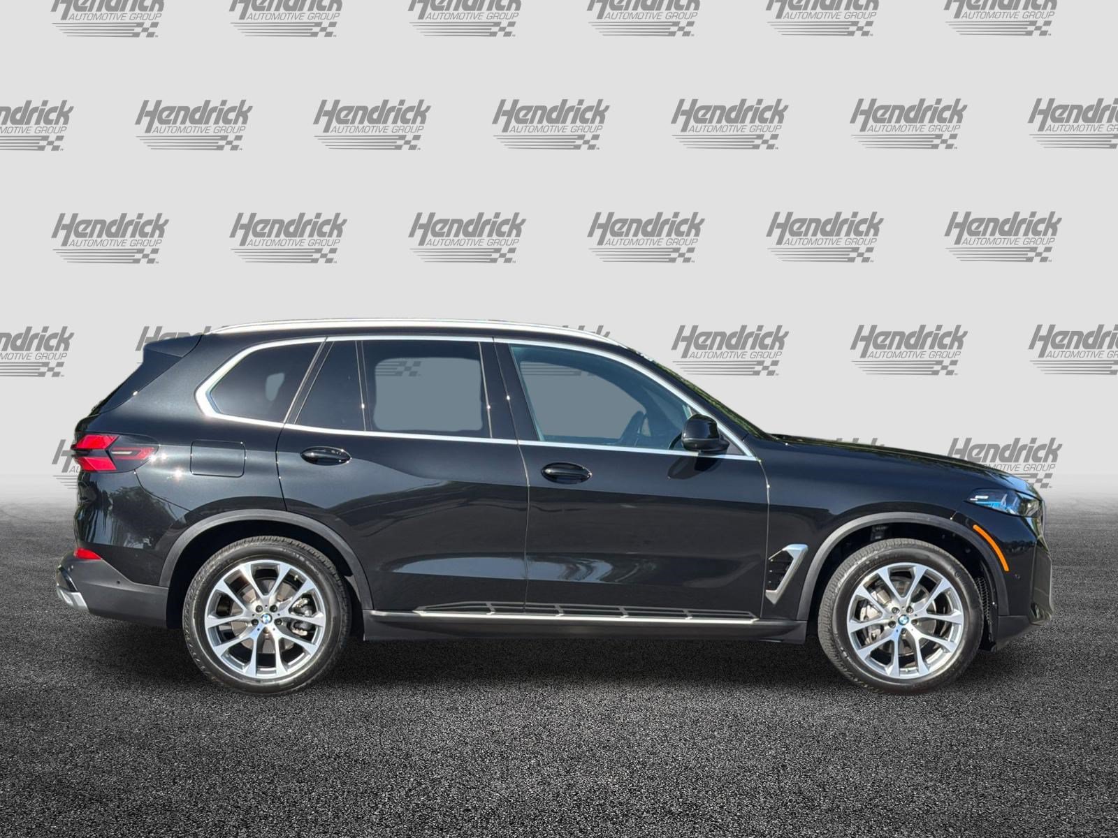 Used 2026 BMW X5 xDrive40i w/ Premium Package AWD/4WD image 3