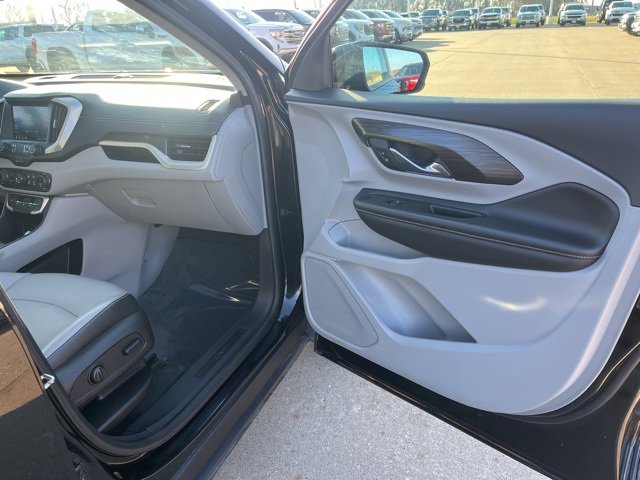 Used 2024 GMC Terrain SLT image 53