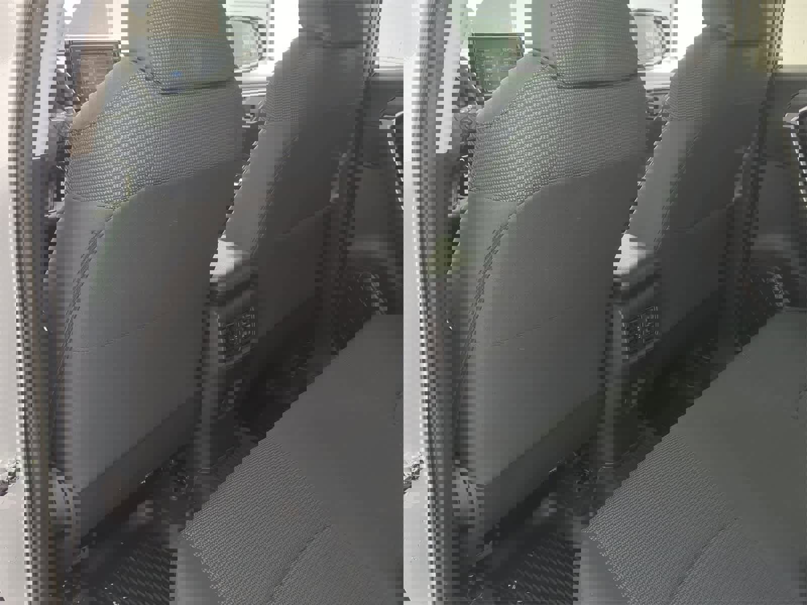 Used 2022 Toyota RAV4 LE image 25