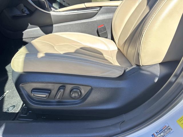 Used 2022 Toyota Avalon XLE image 14