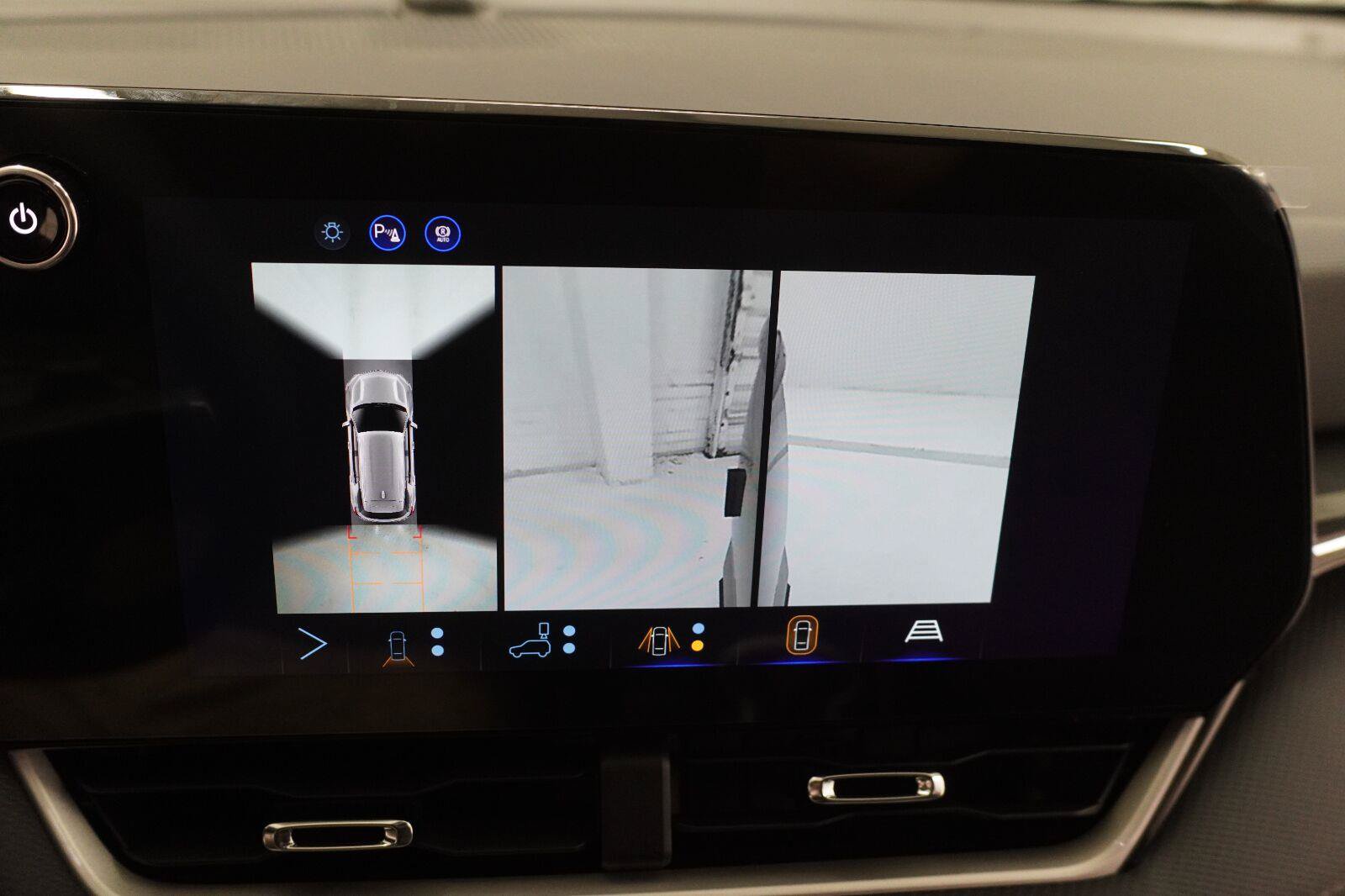 New 2027 Chevrolet Equinox LT w/ Safety and Technology Package FWD image 20