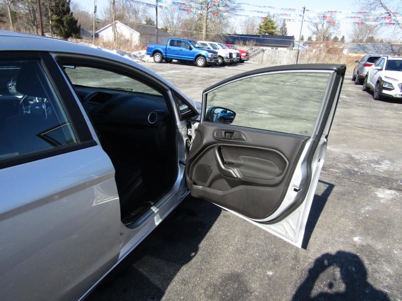 Used 2017 Ford Fiesta SE FWD image 22