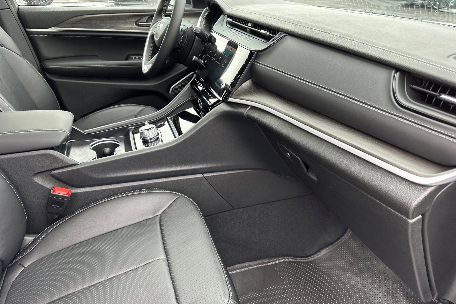 New 2026 Jeep Grand Cherokee L Limited image 17