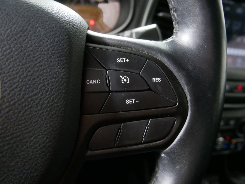 Used 2020 Jeep Cherokee Trailhawk w/ Cold Weather Group AWD/4WD image 22