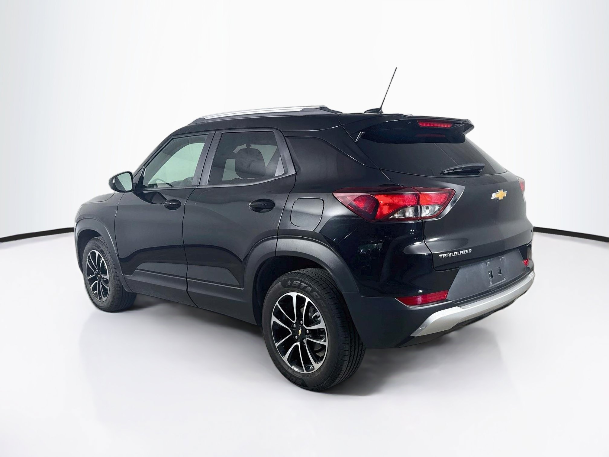 Used 2025 Chevrolet TrailBlazer LT FWD image 28
