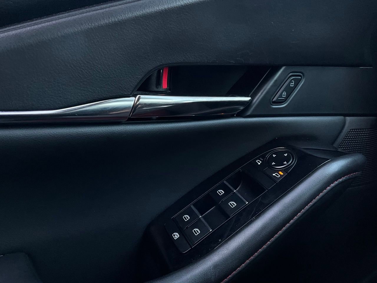 Used 2025 MAZDA CX-30 AWD 2.5 S w/ Preferred Package image 22