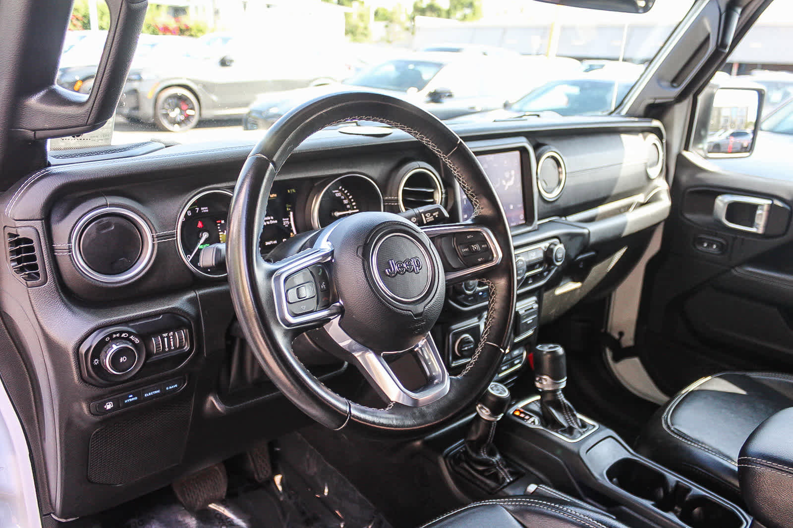 Used 2022 Jeep Wrangler Unlimited Sahara image 17