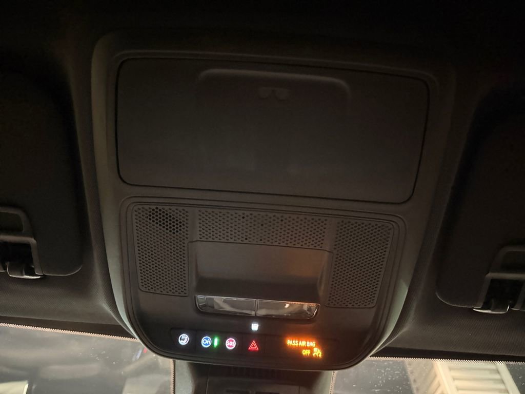 Used 2026 GMC Terrain Elevation w/ Elevation Premium Package image 34