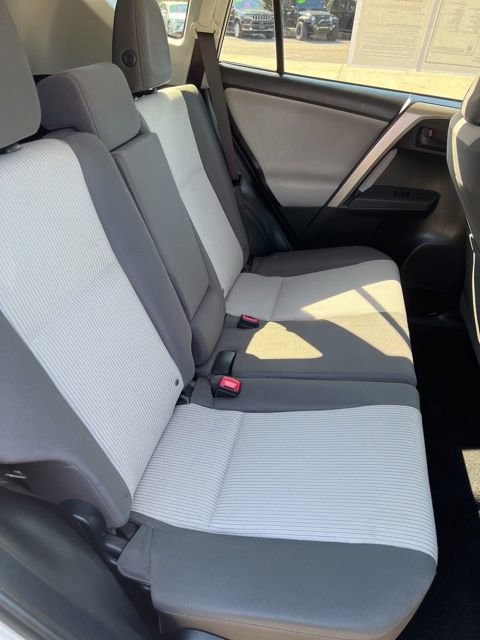 Used 2015 Toyota RAV4 LE image 14