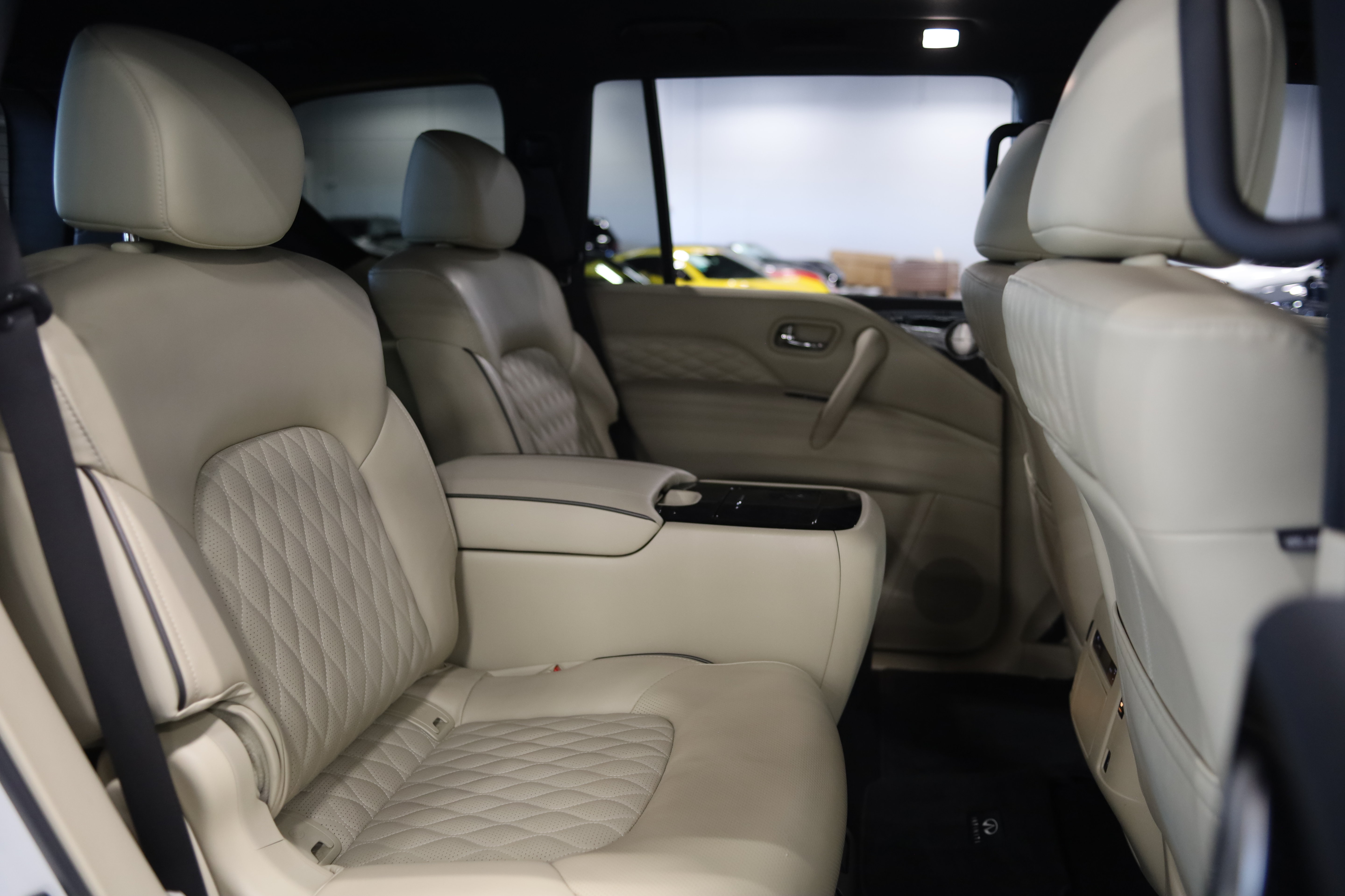 Used 2024 INFINITI QX80 Sensory w/ Cargo Package AWD/4WD image 43