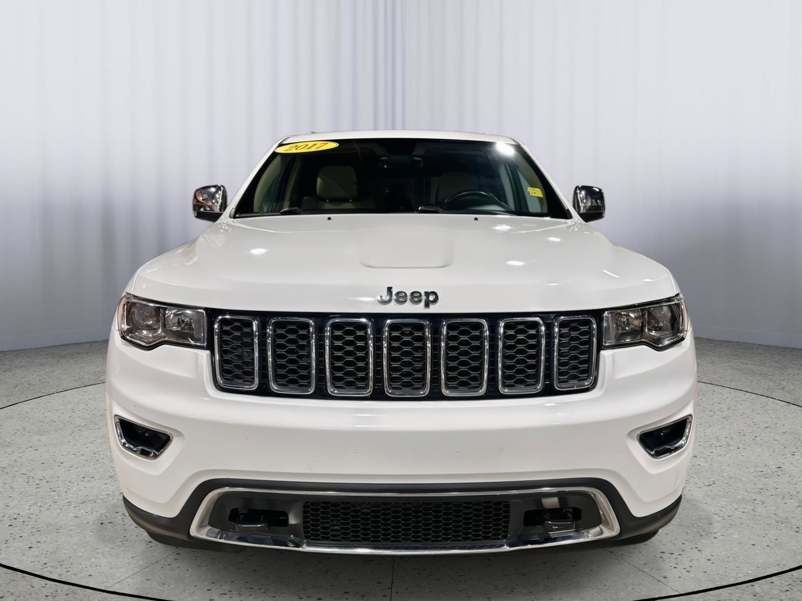 Used 2017 Jeep Grand Cherokee Limited image 19