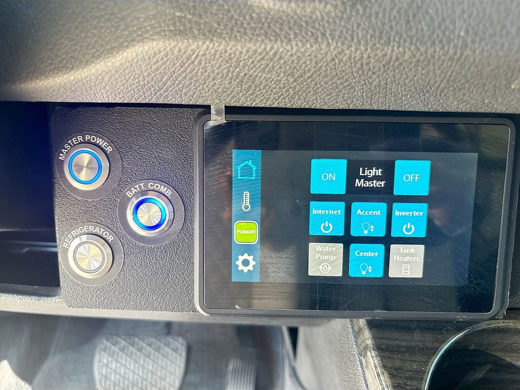 Used 2022 Mercedes-Benz Sprinter 2500 image 63