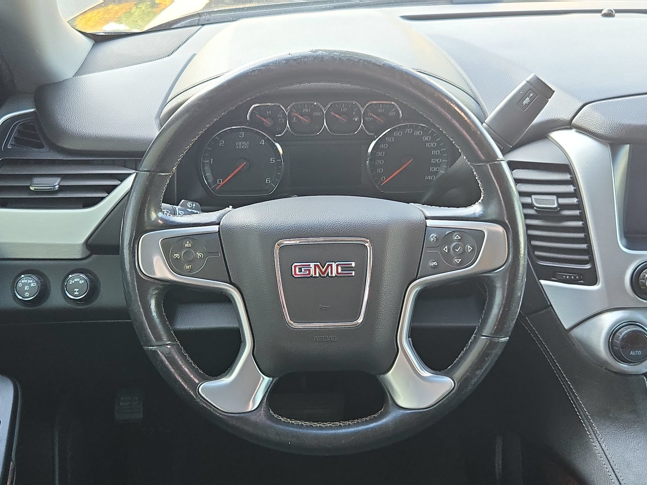 Used 2019 GMC Yukon SLE w/ SLE Value Package AWD/4WD image 26