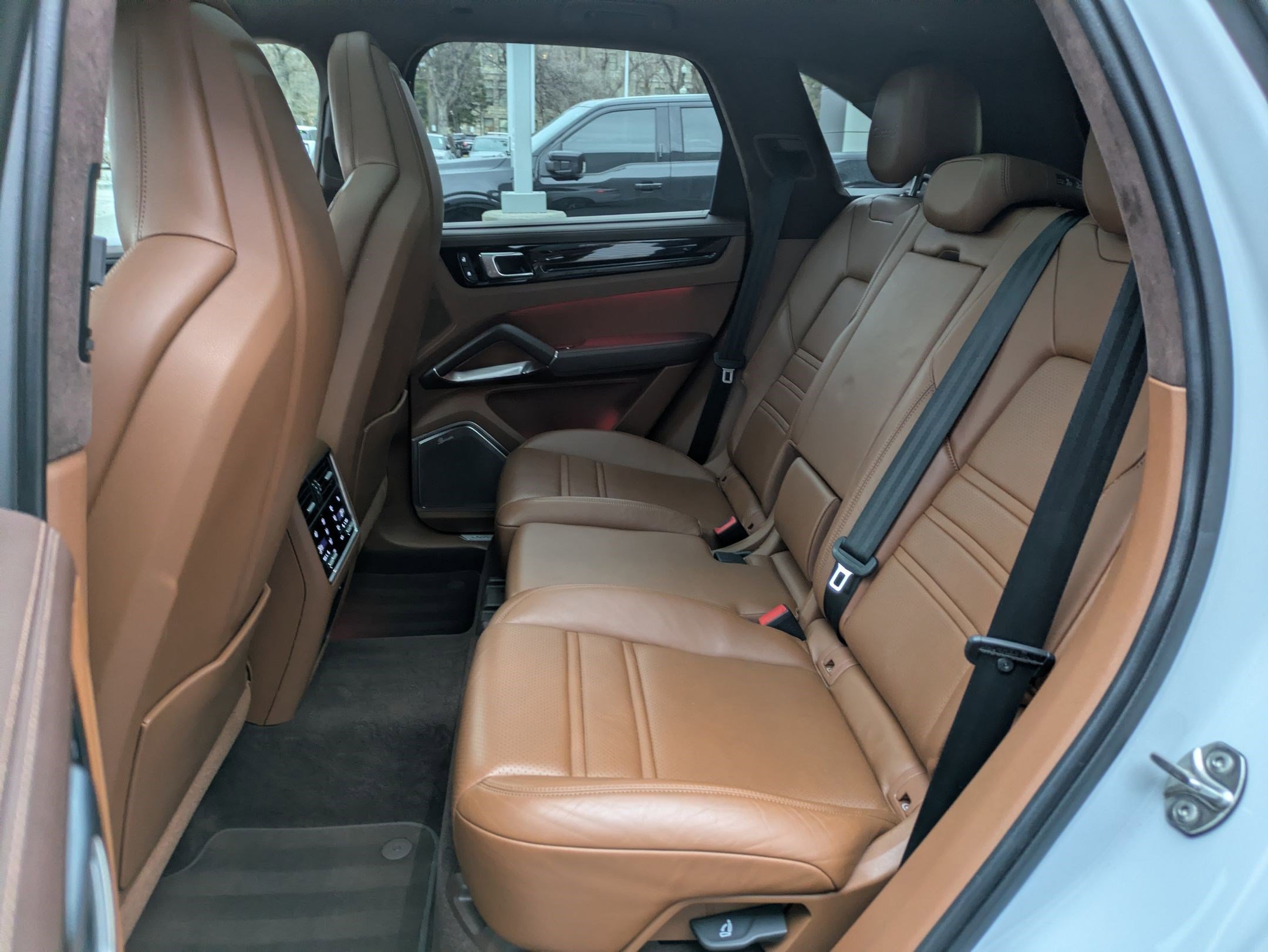 Used 2023 Porsche Cayenne Turbo S image 30