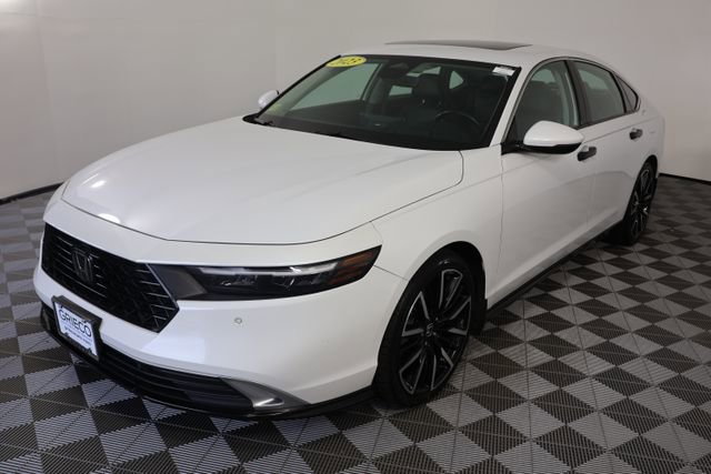 Used 2023 Honda Accord Touring image 4